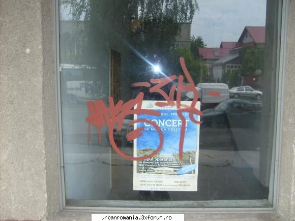 geam langa blocu' librarie :hi: taguri
